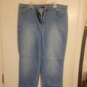 Woman's size 14 Gloria Vanderbilt denim jeans